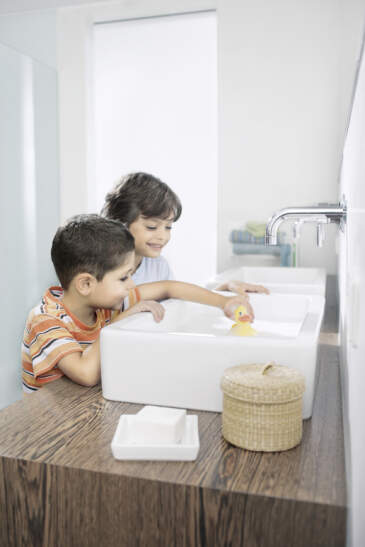 bathroom children playing 1 CI15 150 DPI