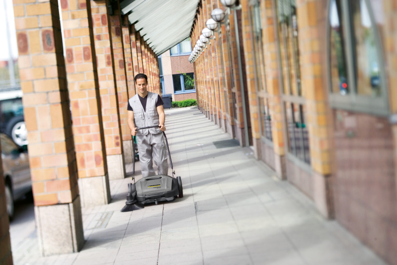 Balayeuse KM 70/15 C