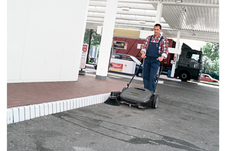 Balayeuse KM 70/15 C