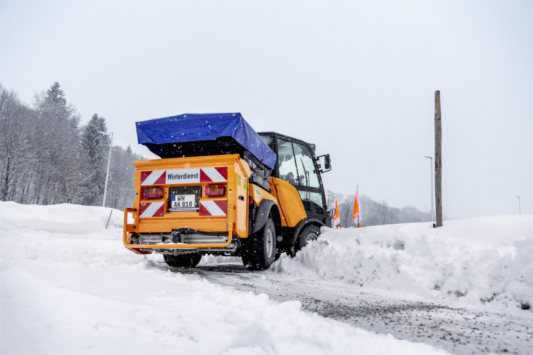 Véhicule porte-outils Holder B 55 SC