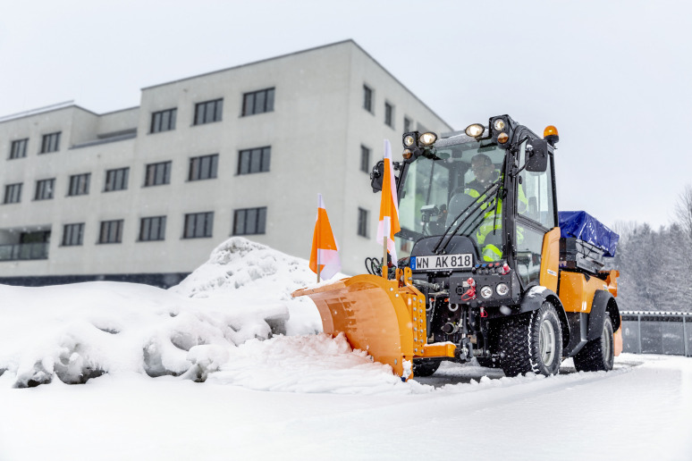 Véhicule porte-outils Holder B 55 SC