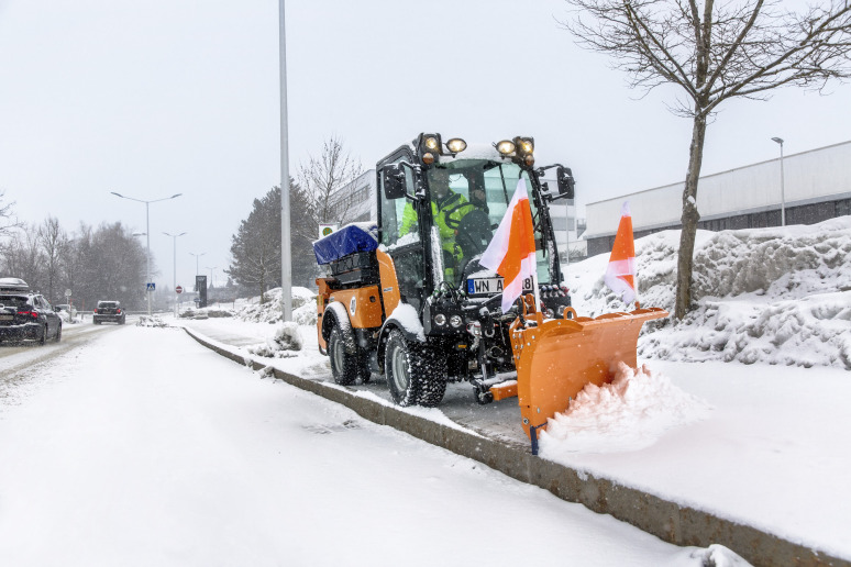 Véhicule porte-outils Holder B 55 SC