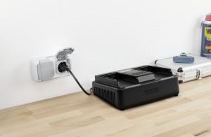 Fast battery recharger Battery Power 18