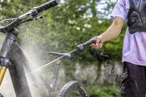 Multifunctional nozzle low-pressure