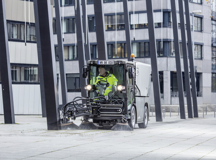 Veeg-/zuigmachine voor gemeenten MC 250 STAGE V