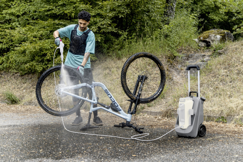 WT 12l water trolley OC 6-18