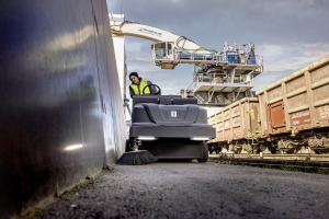 Balayeuse aspirante KM 130/300 R I D