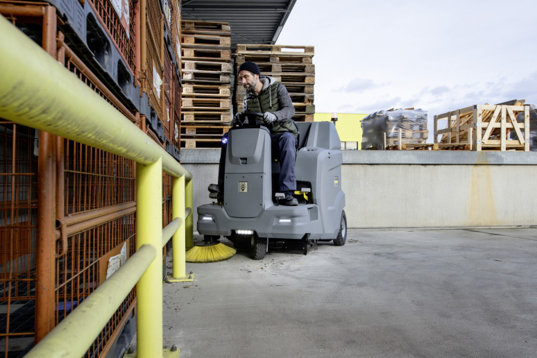 Balayeuse aspirante KM 100/120 R Bp Pack