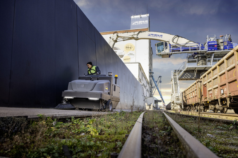 Balayeuse aspirante KM 130/300 R I D