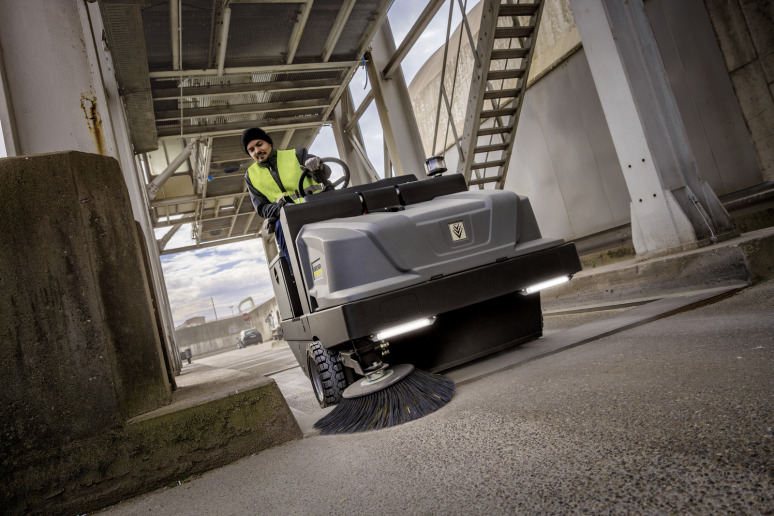 Balayeuse aspirante KM 130/300 R I LPG