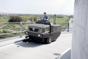 Veeg-/zuigmachine KM 150/500 R LPG