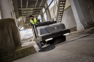 Veeg-/zuigmachine KM 130/300 RI LPG