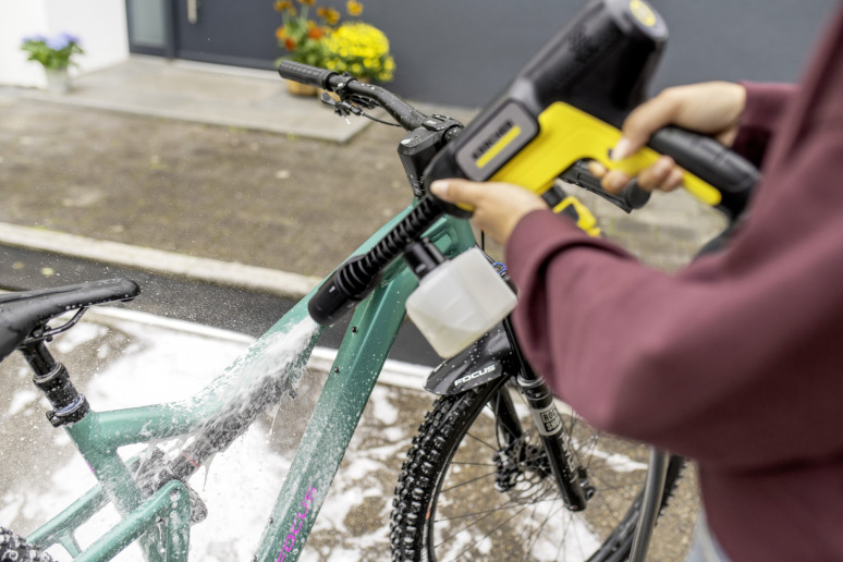 Mobile Outdoor Cleaner OC 7-18 Handheld