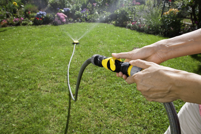 Raccord avec vanne de régulation