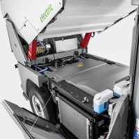Veeg-/zuigmachine voor gemeenten MC 250 e!ectric